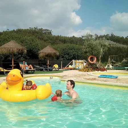 シャレー Glamping With Pool Near Caldas&Peniche カルダス・ダ・ライーニャ